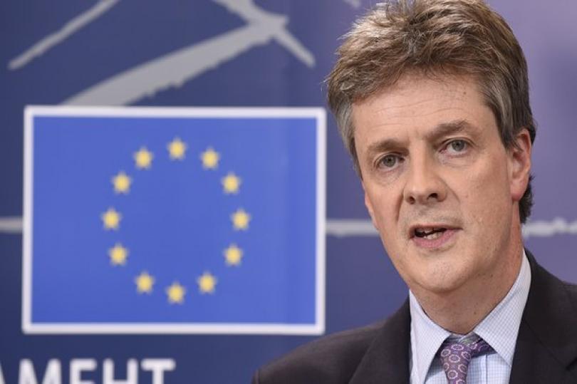 المفوض البريطاني لدى الاتحاد الأوروبي يستقيل من منصبه